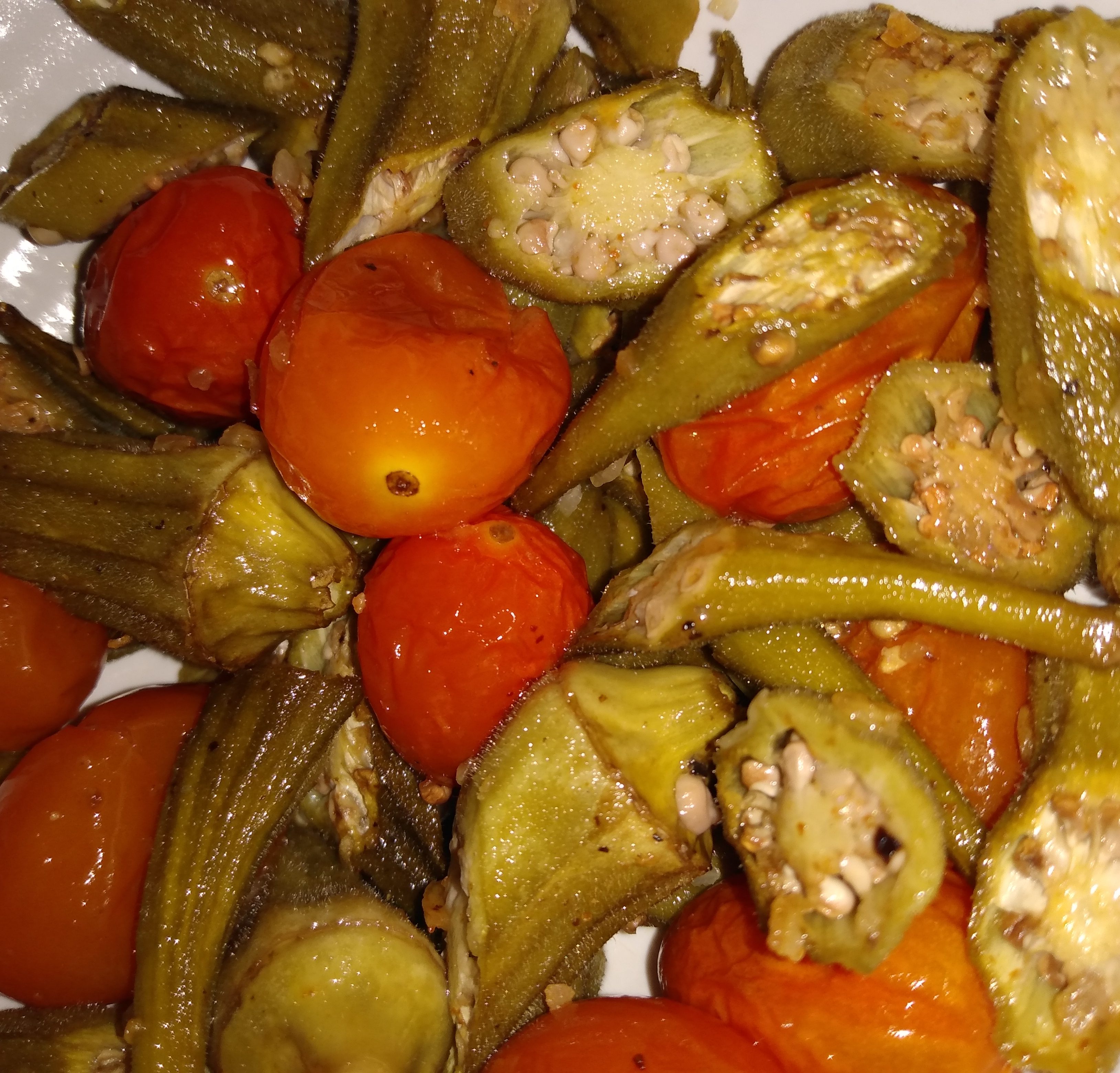 Hello, I’m Regina and I’m a vegan chef, breast cancer survivor, and herbalist!